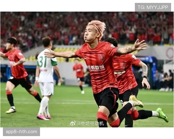 韦世豪世界波,成都蓉城2-1力克上海申花稳居前四。